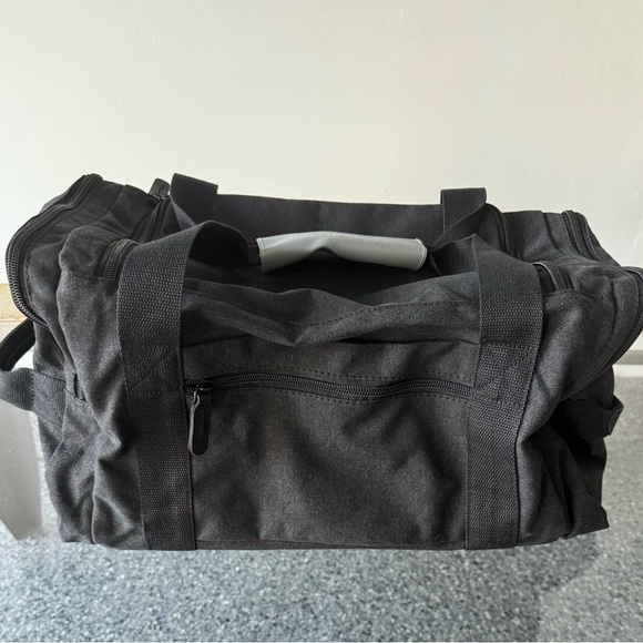Small Duffle Bag - Picture 2 of 3